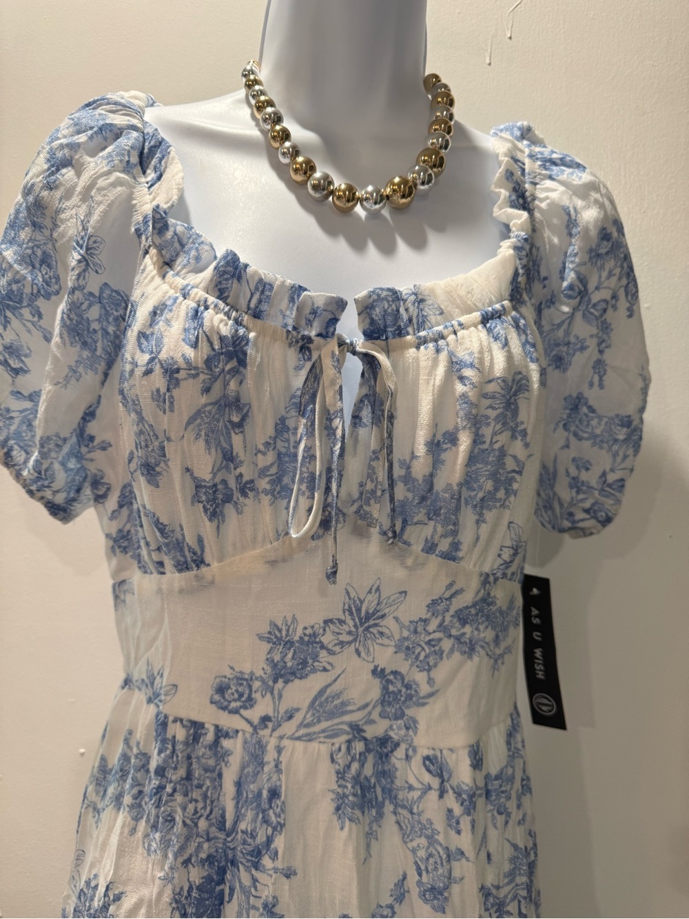 “As U Wish” - Blue & White Floral Puff Sleeve Midi Dress - Picture 2 of 3